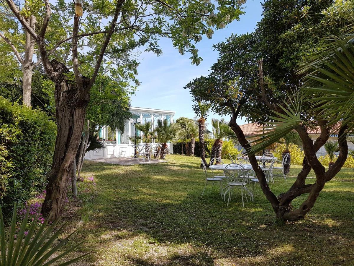 Villa Arlini Pineto Luaran gambar
